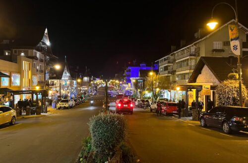 Avenida Borges de Medeiros a noite