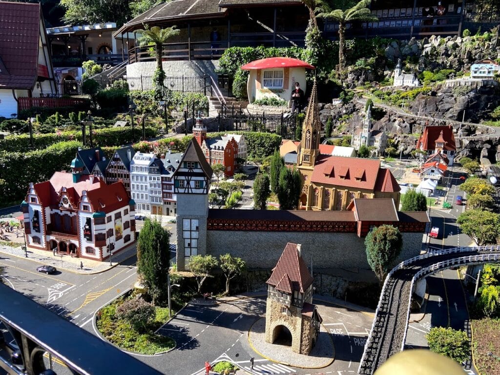 Mini Mundo
